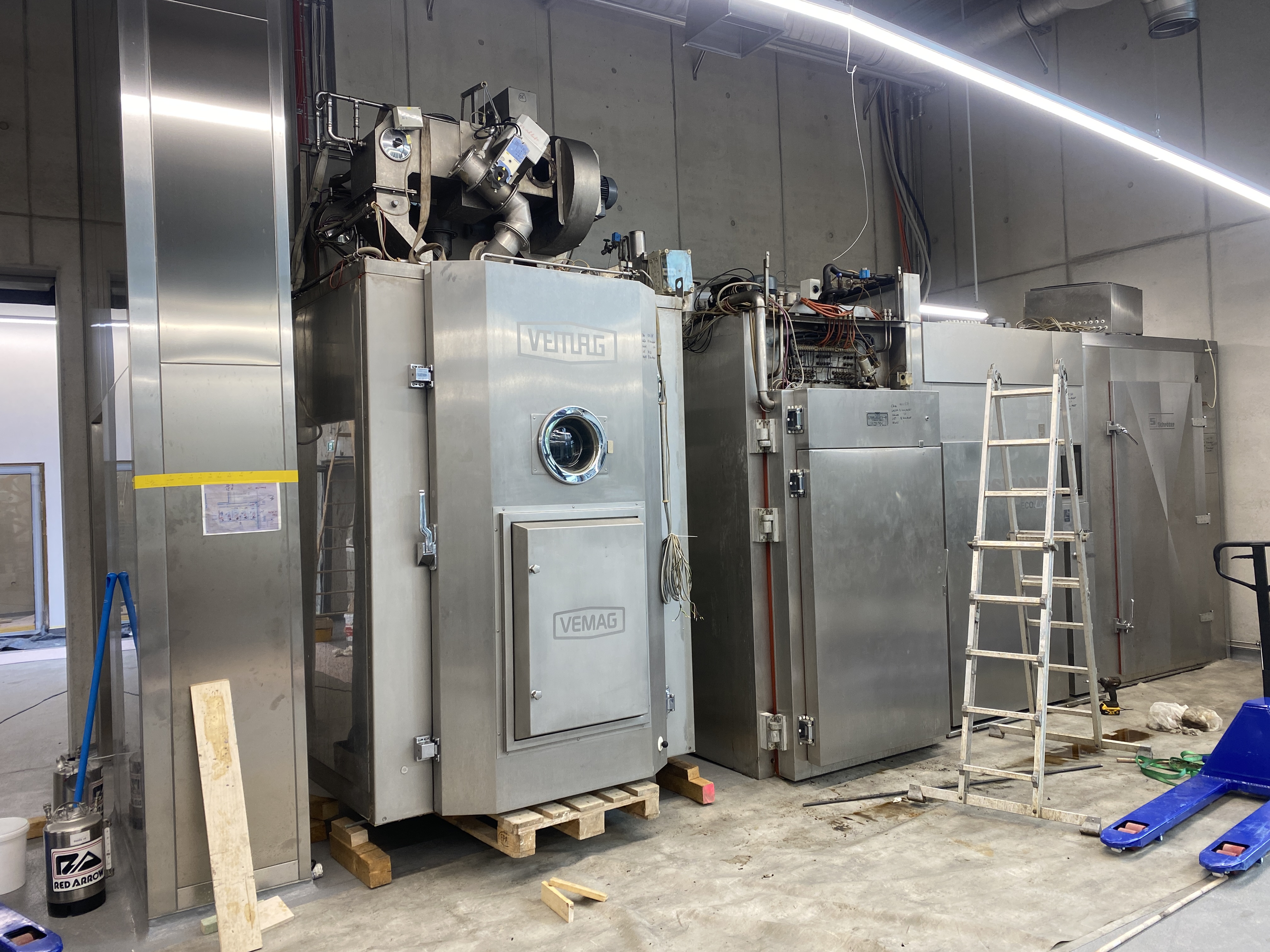 Aufbau im neuen Gebäude